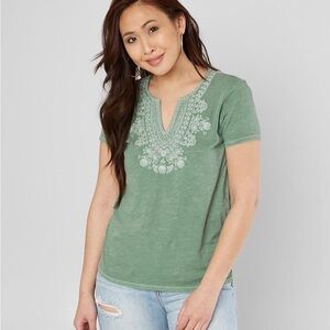 Lucky Brand Embroidered V-Neck Top – Large
